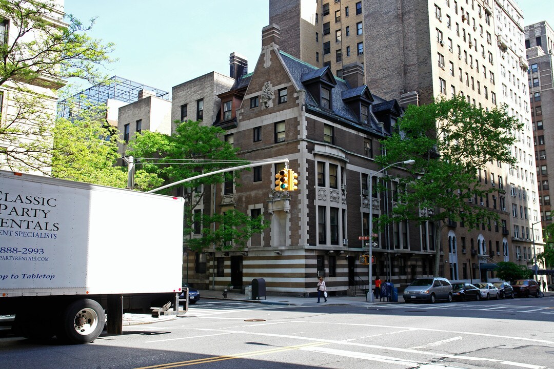 663-665 West End Ave in New York, NY - Foto de edificio