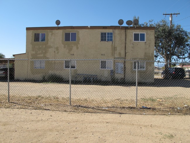 18389 Jonathan St in Adelanto, CA - Building Photo - Building Photo