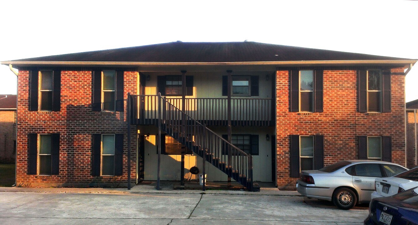 103 VIEUX ORLEANS CIR in Lafayette, LA - Building Photo