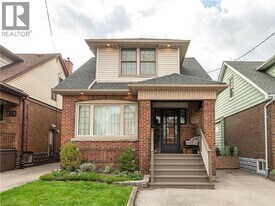 266 Graham Ave S in Hamilton, ON - Building Photo
