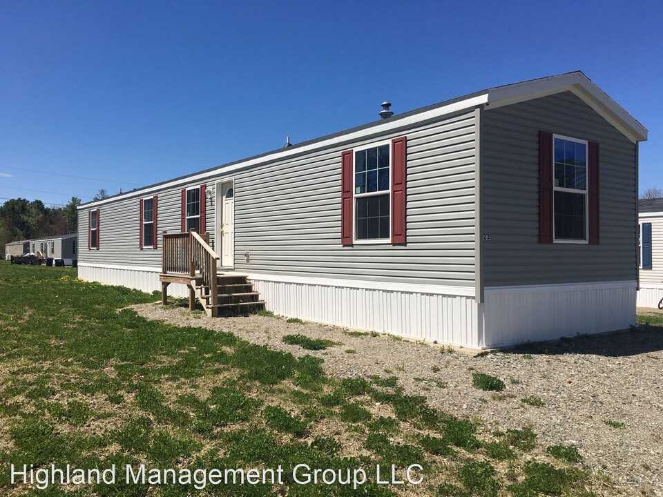 1343 Ohio St in Bangor, ME - Building Photo