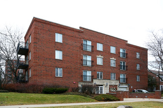 Hinman Avenue Apartments in Evanston, IL - Foto de edificio - Building Photo