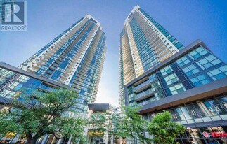 5168 Yonge St in Toronto, ON - Building Photo