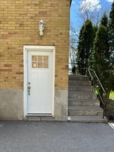 Stanley St Unit 1 in Belleville, ON - Building Photo - Building Photo