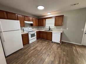 3301 SW Victoria Pl in Bentonville, AR - Building Photo - Building Photo
