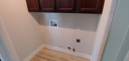 6083 Fallworth Dr in Redding, CA - Building Photo - Building Photo