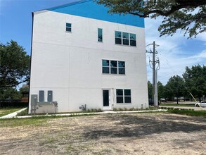 3052 Dunvale Rd in Houston, TX - Building Photo - Building Photo