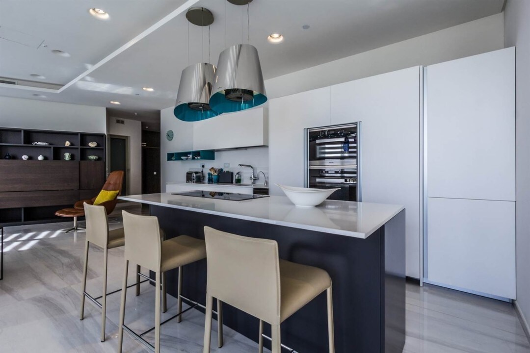 850 W Grand Ave-Unit -4 in Oakland, CA - Foto de edificio