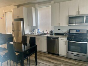 920 W 35th Pl in Chicago, IL - Building Photo - Building Photo