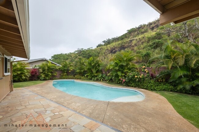 1568 Kupau St in Kailua, HI - Building Photo - Building Photo