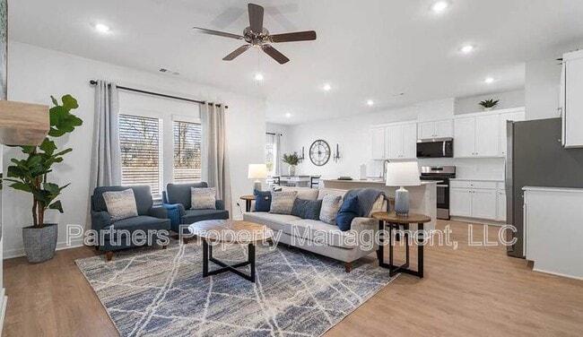 1918 Larkspur St in Springdale, AR - Building Photo - Building Photo