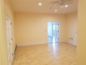 16 Clearview Ave in Portsmouth, RI - Building Photo - Building Photo