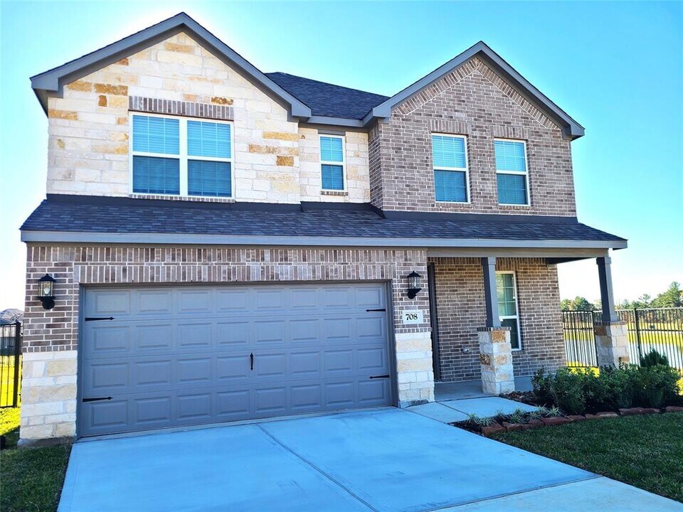 708 Fallen Hemlock Ct in Conroe, TX - Building Photo