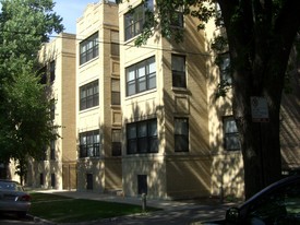 3223 W Belle Plaine Ave in Chicago, IL - Foto de edificio - Building Photo