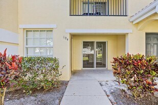 158 SW Peacock Blvd, Unit 30-104 in Port St. Lucie, FL - Building Photo