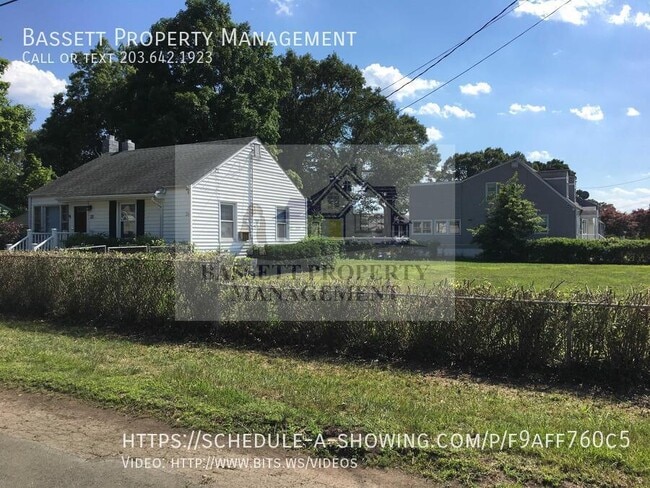 33 Cedar Ave in North Haven, CT - Building Photo - Building Photo