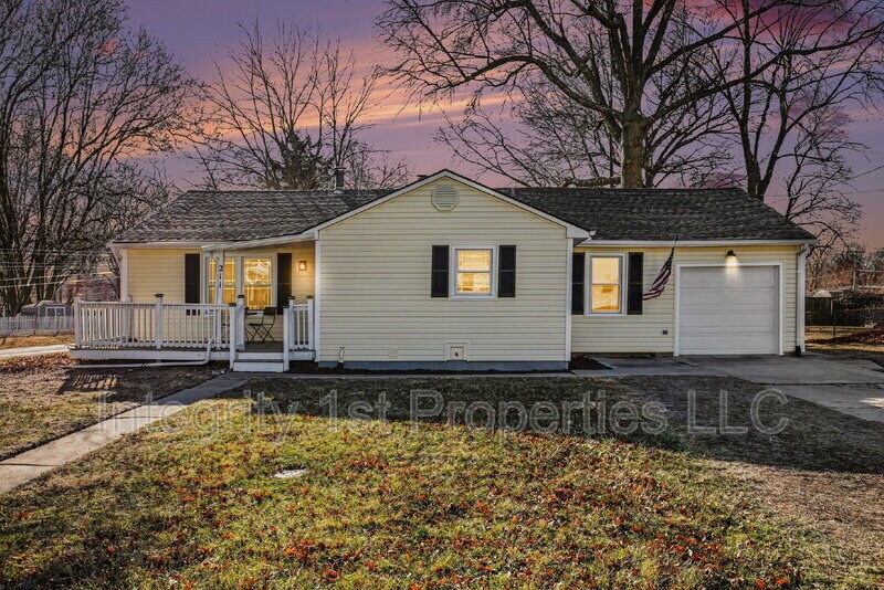 211 SE 7th St in Lee's Summit, MO - Building Photo