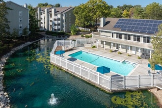 Bonhomme Village in St. Louis, MO - Foto de edificio - Building Photo