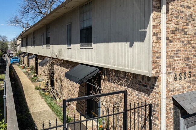 4223 Cole Ave in Dallas, TX - Building Photo - Building Photo