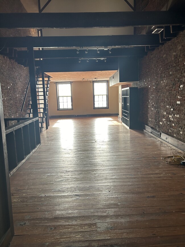 10 S Front St, Unit 3 in Philadelphia, PA - Building Photo - Building Photo