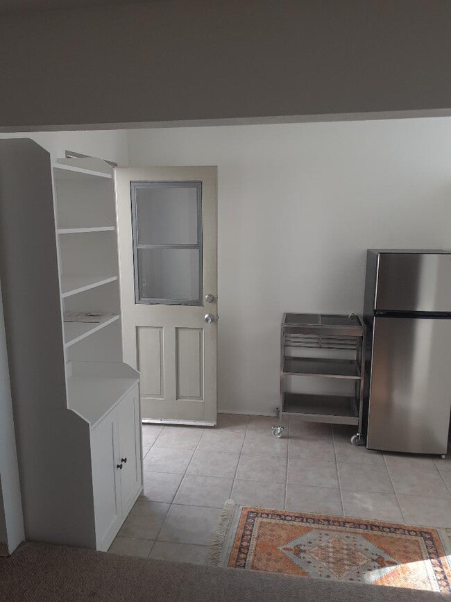 3129 Quimby St, Unit Room in Point Loma in San Diego, CA - Building Photo - Building Photo
