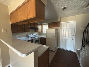 2243 Aspen Dr in Dallas, TX - Building Photo - Building Photo