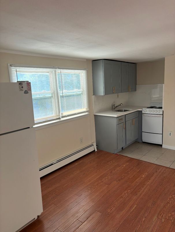 68 Winges Ave in Patchogue, NY - Foto de edificio - Building Photo