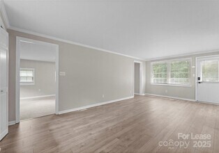 7016 Wannamaker Ln in Charlotte, NC - Building Photo - Building Photo