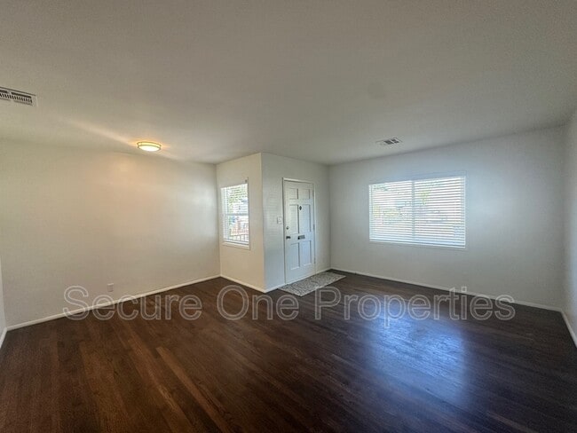 5904 Jamieson Ave in Los Angeles, CA - Building Photo - Building Photo