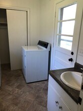 1000 Walnut St in Murray, KY - Building Photo - Building Photo