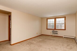 90 Ridgewood Ln in Gardner, MA - Building Photo - Building Photo