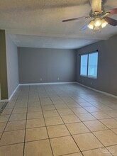 4204 W Avenida De Golf in Pace, FL - Building Photo - Building Photo