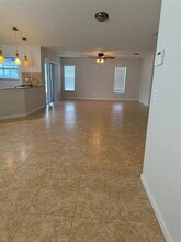 5790 NW Dublin Dr in Port St. Lucie, FL - Foto de edificio - Building Photo