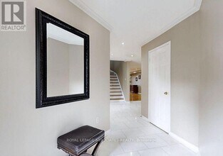 1461 Daniel Creek Rd in Mississauga, ON - Building Photo - Building Photo