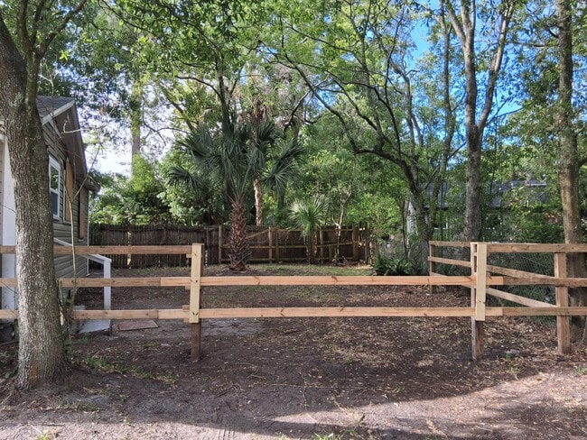 2904 Moncrief Rd in Jacksonville, FL - Building Photo - Building Photo
