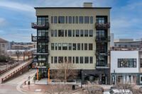 Church and Main in Durham, NC - Foto de edificio - Building Photo