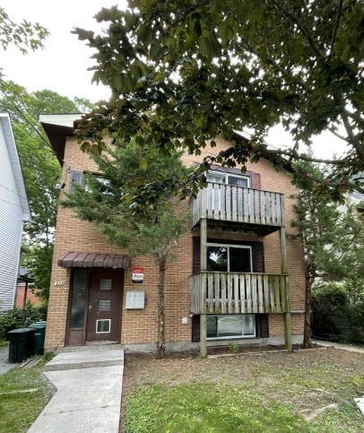 property at 217 Collingwood St