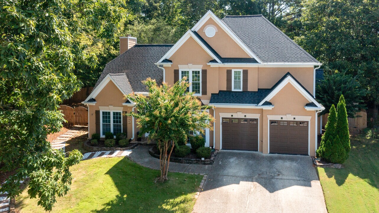 680 Evening Pine Ln in Alpharetta, GA - Foto de edificio