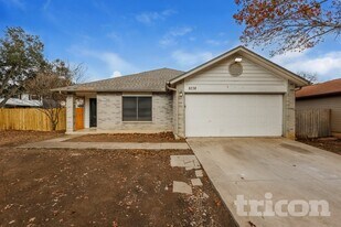 8238 Bent Meadow Dr in Converse, TX - Building Photo