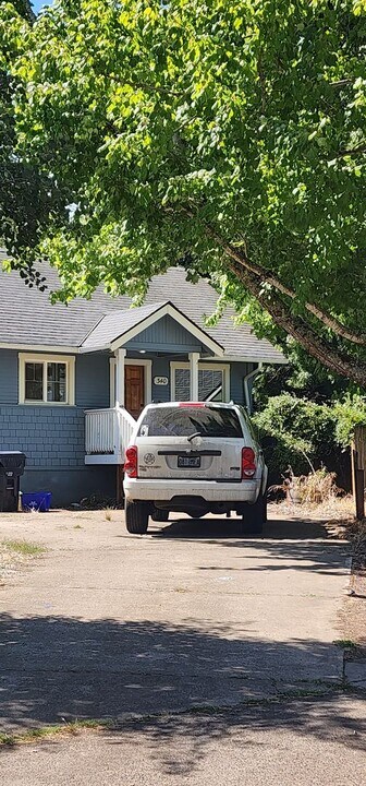 340 N Grove Ct in Eugene, OR - Building Photo