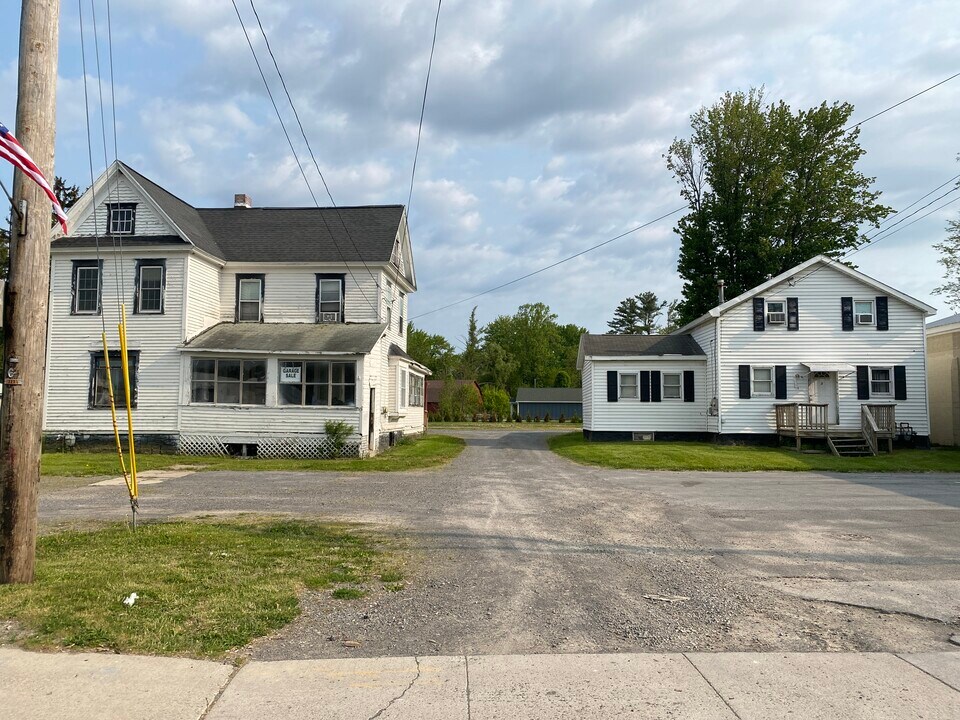 355 NY-31, Unit #3 in Bridgeport, NY - Building Photo