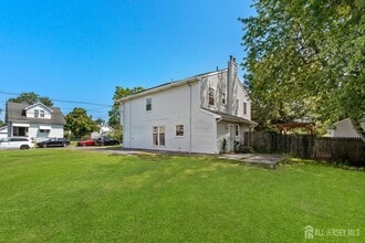 66 Taft Ave in Edison, NJ - Building Photo - Building Photo
