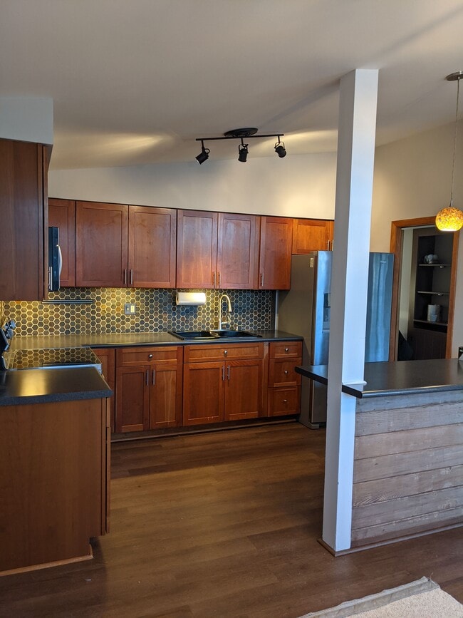 7120 W Eden Plz in Milwaukee, WI - Building Photo - Building Photo