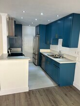 5328 Newcastle Ave, Unit #4 in Encino, CA - Building Photo - Building Photo