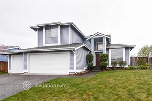 3525 Crystal Ridge Dr SE in Puyallup, WA - Building Photo
