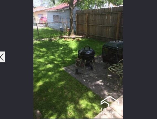 2937 N Allen Ave, Unit G in Chicago, IL - Foto de edificio - Building Photo