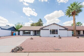 2607 E Larkspur Dr in Phoenix, AZ - Building Photo - Building Photo