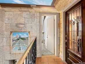 211 N Presa St, Unit 2 in San Antonio, TX - Foto de edificio - Building Photo