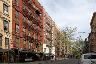 103 Saint Marks Pl in New York, NY - Foto de edificio - Building Photo