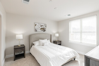 Monroe Pointe in Monroeville, PA - Building Photo - Interior Photo